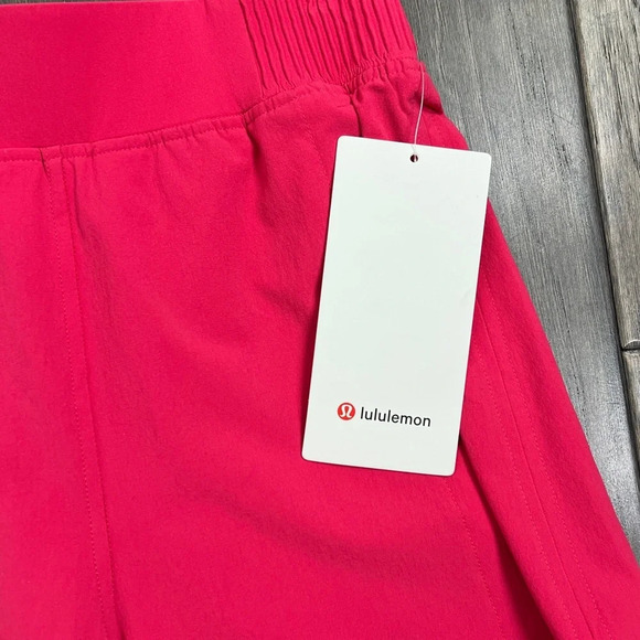 Lululemon NWT Stretch Woven Relaxed-Fit High-Rise Short 4" Cherry Mist - Picture 5 of 9